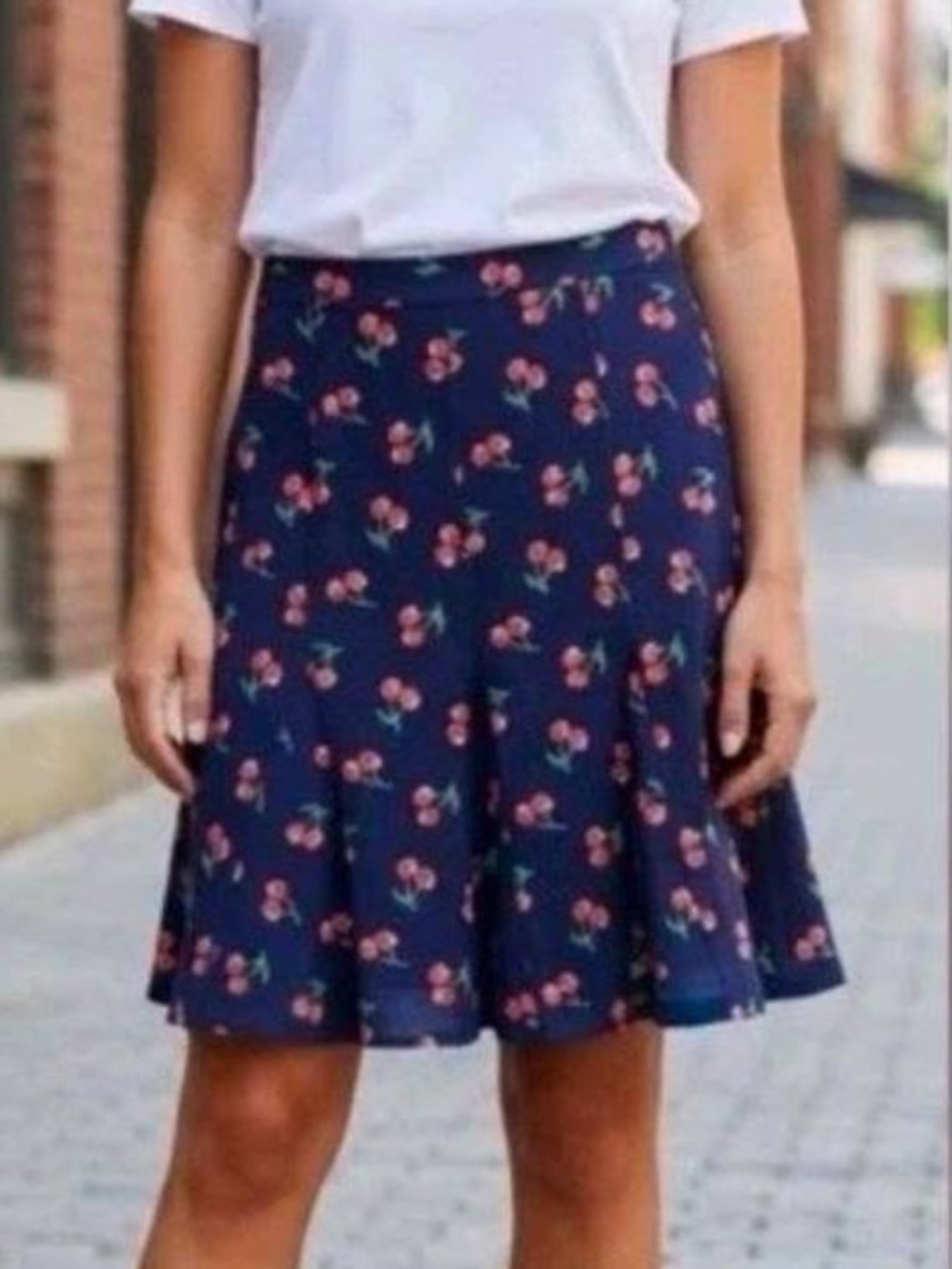 Talbots navy cherry skirt -  size 14 - NWT